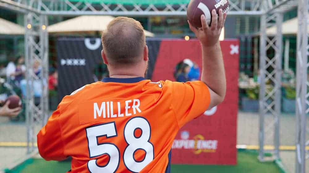 Im gesamten Stadtzentrum bietet die NFL Mitmachaktionen für die Fans. (Archivbild) / Foto: Joerg Carstensen/dpa