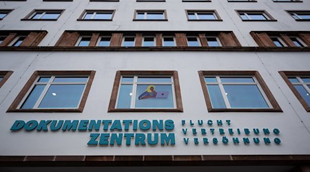 Das Dokumentationszentrum Flucht, Vertreibung, Versöhnung sucht Erinnerungsstücke von Vertrieben und Geflüchteten aus den ersten Nachkriegsjahren in Berlin. (Archivbild) / Foto: Monika Skolimowska/dpa