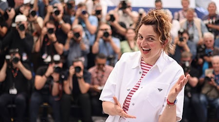 Alice Rohrwacher im Jahr 2023 in Cannes. (Archivbild) / Foto: Vianney Le Caer/Invision/AP/dpa