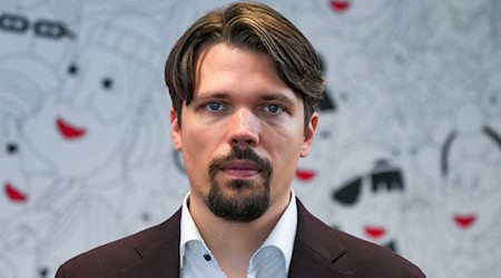 Der Potsdamer Politikwissenschaftler Jan Philipp Thomeczek beleuchtet das Krisentreffen der BSW-Landtagsfraktion (Archivbild). / Foto: Soeren Stache/dpa