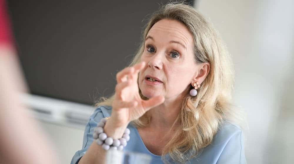 Sarah Wedl-Wilson (parteilos) ist seit Mai 2025 Berliner Kultursenatorin. (Archivbild)   / Foto: Jens Kalaene/dpa