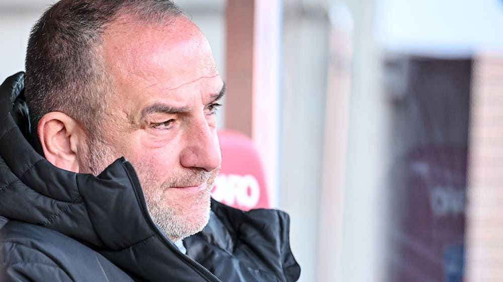 Frank Schmidt steckt mit dem 1. FC Heidenheim im Tief.  / Foto: Harry Langer/dpa
