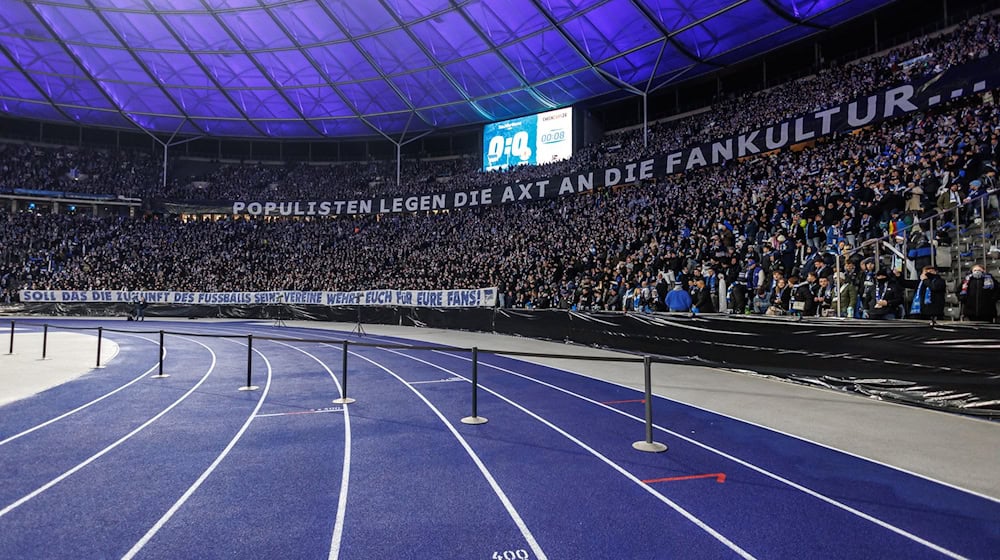 Auch die Fans von Hertha BSC haben ihren Unmut geäußert. / Foto: Andreas Gora/dpa