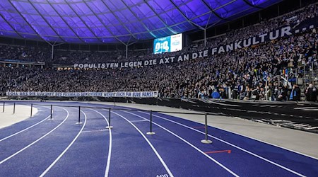 Auch die Fans von Hertha BSC haben ihren Unmut geäußert. / Foto: Andreas Gora/dpa