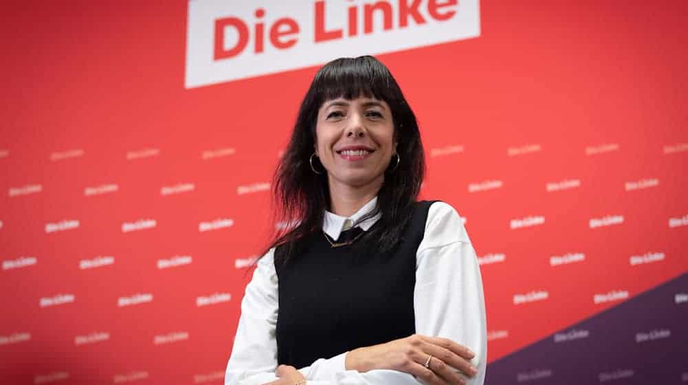 Elif Eralp soll beim Parteitag auch offiziell zur Spitzenkandidatin für die Wahl 2026 in Berlin gekürt werden. (Archivbild) / Foto: Soeren Stache/dpa