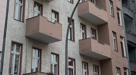 Durchsuchungen gab es nach Angaben der Staatsanwaltschaft an drei Anschriften.  / Foto: Paul Zinken/dpa