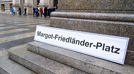 Der Platz vor dem Abgeordnetenhaus soll im kommenden Jahr nach Margot Friedländer benannt werden.  / Foto: Fabian Sommer/dpa