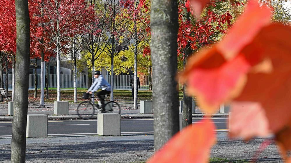 Bei milden Temperaturen und einigen Wolken bleibt es in den kommenden Tagen trocken. (Symbolbild) / Foto: Alicia Windzio/dpa