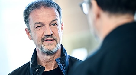 Muss sich weiter gedulden: Fredi Bobic. (Archivbild) / Foto: Britta Pedersen/dpa