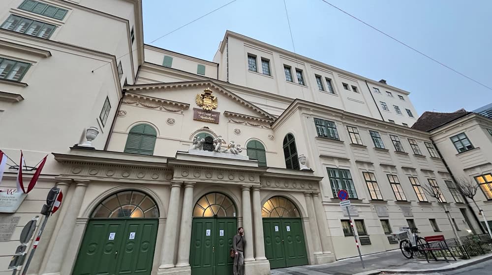 Die Jury würdigte mit dem Preis die Rückkehr des traditionsreichen Hauses nach einer zweijährigen Schließung und umfassenden Renovierung. / Foto: Albert Otti/dpa