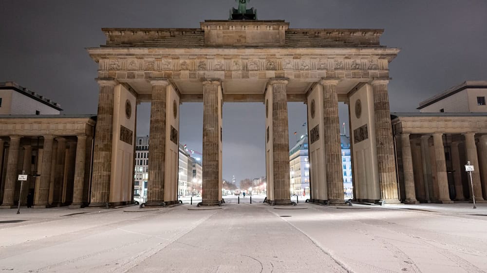 Der erste Schnee des Winters in Berlin fiel in der Nacht zum Montag. / Foto: Fabian Sommer/dpa