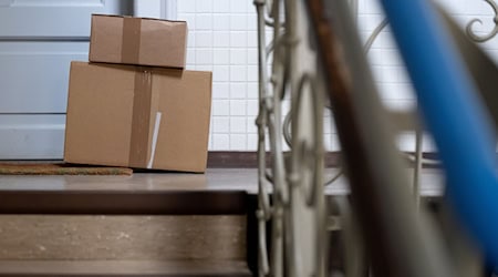 Der Mann soll elektronische Geräte aus Paketen genommen und weiterverkauft haben. (Symbolbild) / Foto: Sven Hoppe/dpa/dpa-tmn