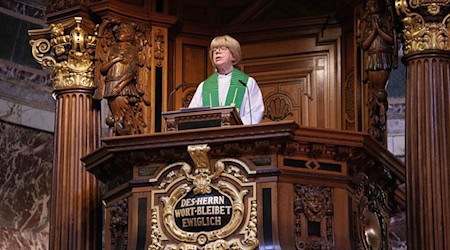 Die anglikanische Bischöfin Sarah Mullally ist in der Berliner Domgemeinde keine Unbekannte.  / Foto: Carsten Koall/dpa