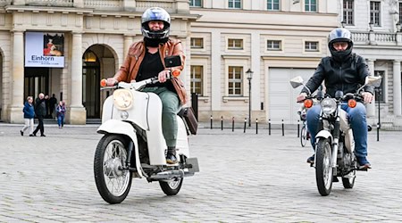 Die Fraktionen von SPD, BSW und CDU wollen die Zulassung reimportierter Simson-Mopeds erleichtern. Auch die AfD bringt einen Antrag dazu ein. / Foto: Jens Kalaene/dpa