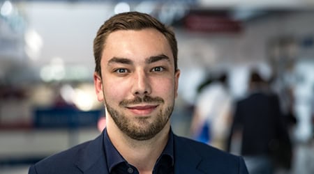 Brandenburgs SPD-Generalsekretär Kurt Fischer äußert sich zu einer Reaktion des bisherigen AfD-Fraktionsvizes Christian Dorst auf eine AfD-Äußerung (Archivbild). / Foto: Frank Hammerschmidt/dpa