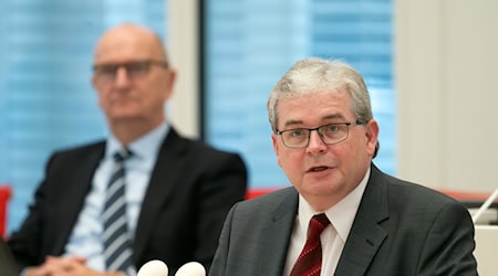 Der BSW-Abgeordnete Falk Peschel hat Bedenken gegen den Medienstaatsvertrag (Archivbild).  / Foto: Soeren Stache/dpa