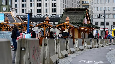 Bei einer Umfrage des Bundesverbands hat sich gezeigt, dass wachsende Anforderungen an Sicherheitsauflagen, steigende Kosten sowie Genehmigungsverfahren die Veranstalter belasten. (Symbolbild) / Foto: Jens Kalaene/dpa