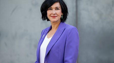 Noosha Aubel wurde am Abend bei einem Festakt in ihr Amt als Oberbürgermeister der Landeshauptstadt Potsdam eingeführt. (Archivbild) / Foto: Fabian Sommer/dpa