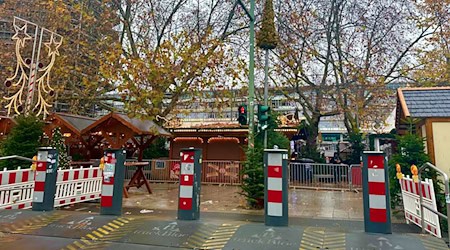 Die Sicherheitsmaßnahmen am Weihnachtsmarkt an der Gedächtniskirche wurden aktualisiert. / Foto: Eleana Arioli/dpa