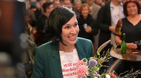 Die parteilose Kommunalpolitikerin Noosha Aubel hat die OB-Wahl in Potsdam mit großem Vorsprung gewonnen. (Archivbild) / Foto: Michael Bahlo/dpa