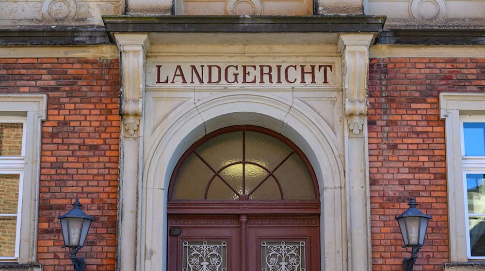 Am Landgericht Cottbus wurde ein Urteil gegen einen 26-jährigen Häftling gesprochen. (Archivbild) / Foto: Patrick Pleul/dpa