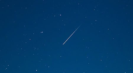 Der Höhepunkt des Sternschnuppen-Stroms ist vom 13. auf den 14. Dezember zu erwarten. (Archivbild)   / Foto: Patrick Pleul/dpa