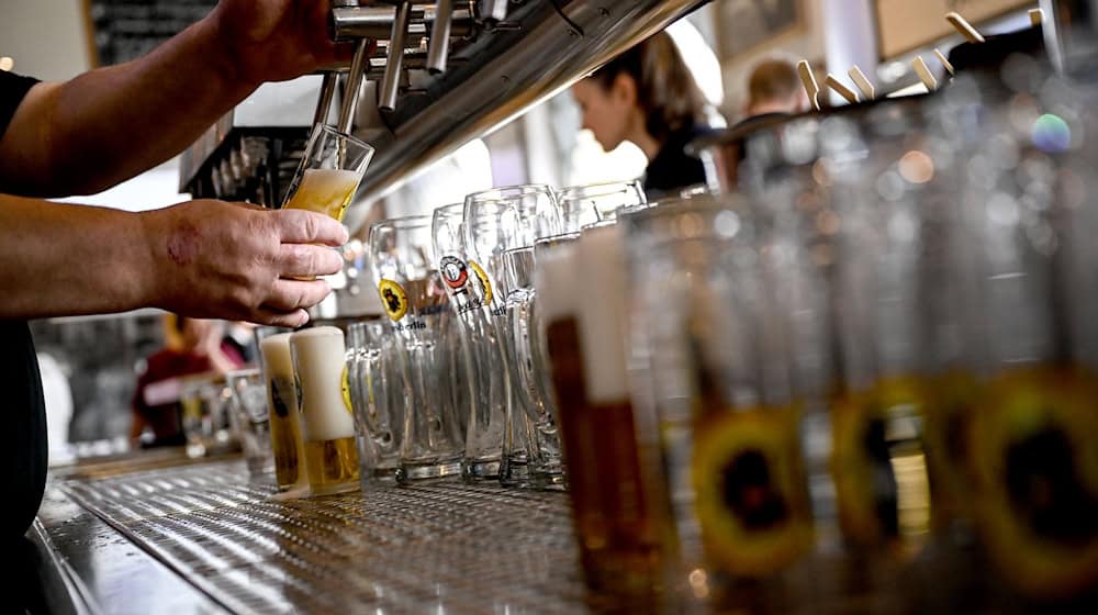 Das neue Landesgaststättengesetz in Berlin soll für die Gastronomie vieles einfacher machen. (Archivbild) / Foto: Britta Pedersen/dpa