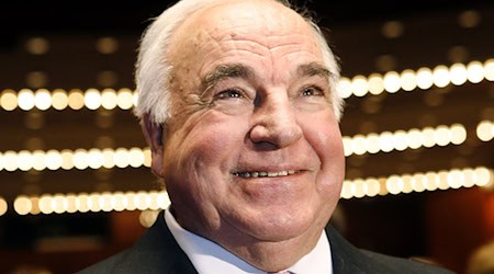 In Berlin wird im Mai 2026 eine Allee nach Ex-Bundeskanzler Helmut Kohl benannt. (Archivbild) / Foto: Frank Rumpenhorst/dpa