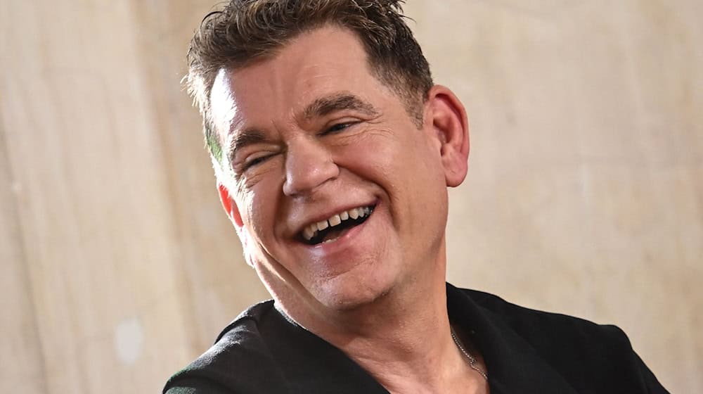 Der Musiker Peter Plate, der einst zum Duo Rosenstolz gehörte, erhält den Verdienstorden des Landes Berlin. (Archivbild) / Foto: Britta Pedersen/dpa