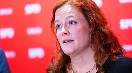 Bettina König spricht bei einer Pressekonferenz zur Nominierung für den Landesvorsitz der SPD Berlin / Foto: Christophe Gateau/dpa