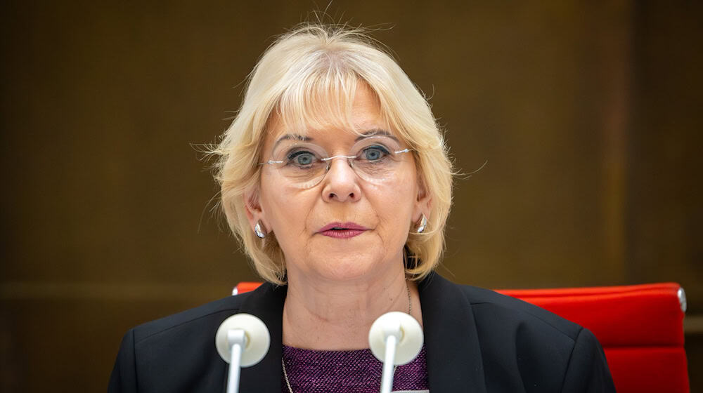 Brandenburgs Landtagspräsidentin Ulrike Liedtke hat die Abgeordneten in die Weihnachtspause verabschiedet. (Archivbild) / Foto: Soeren Stache/dpa