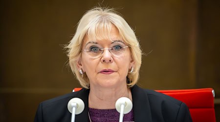 Brandenburgs Landtagspräsidentin Ulrike Liedtke hat die Abgeordneten in die Weihnachtspause verabschiedet. (Archivbild) / Foto: Soeren Stache/dpa