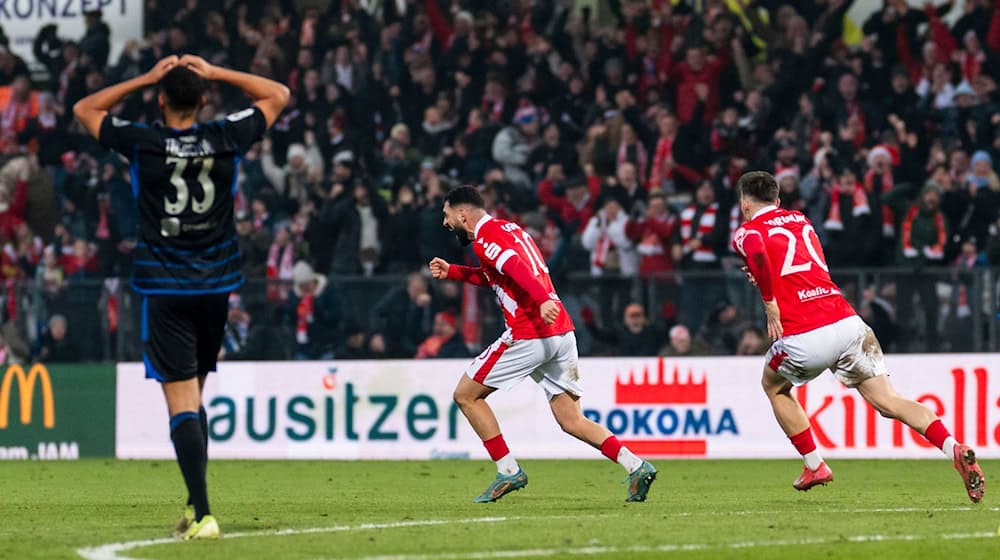 Cigerci verwandelte das Stadion mit seinem Treffer in ein Tollhaus. / Foto: Julius Frick/dpa