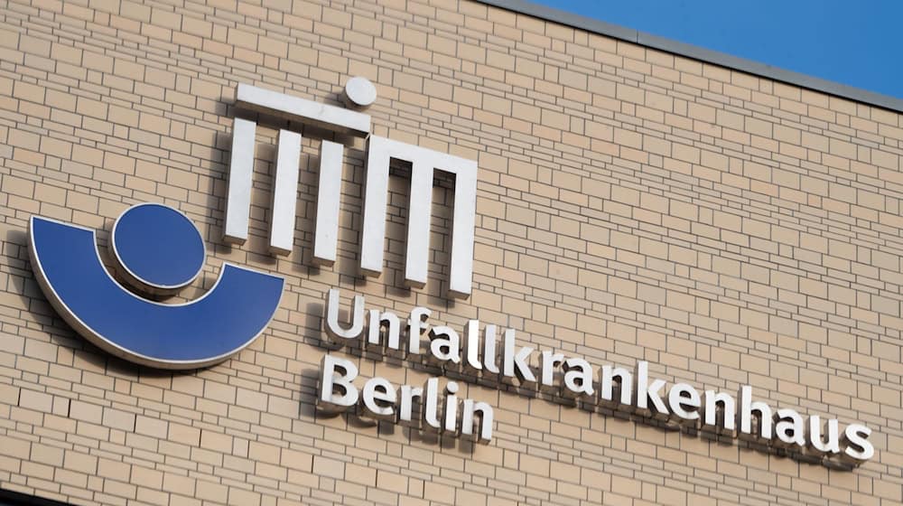 Verletzungen nach Glätteunfällen haben die Notaufnahme des Unfallkrankenhauses an Silvester beschäftigt. (Symbolbild) / Foto: Markus Lenhardt/dpa