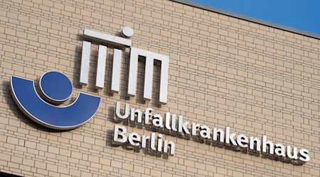 Verletzungen nach Glätteunfällen haben die Notaufnahme des Unfallkrankenhauses an Silvester beschäftigt. (Symbolbild) / Foto: Markus Lenhardt/dpa