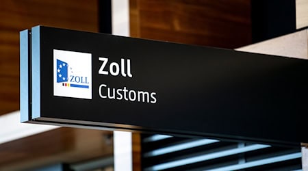 Die Frau wurde am BER vom Zoll erwischt. (Symbolbild) / Foto: Fabian Sommer/dpa