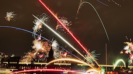 Privates Feuerwerk ist ab 18 Uhr erlaubt. (Archivbild) / Foto: Paul Zinken/dpa