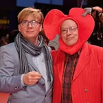 Rosa von Praunheim (rechts im Bild) mit seinem Partner Oliver Sechting. (Archivbild) / Foto: Jens Kalaene/dpa