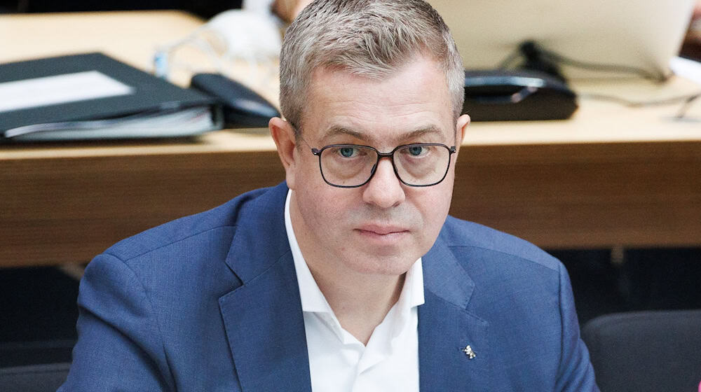 Der Finanzsenator warnt vor einem Kollaps der Sozialsysteme. (Archivbild) / Foto: Carsten Koall/dpa