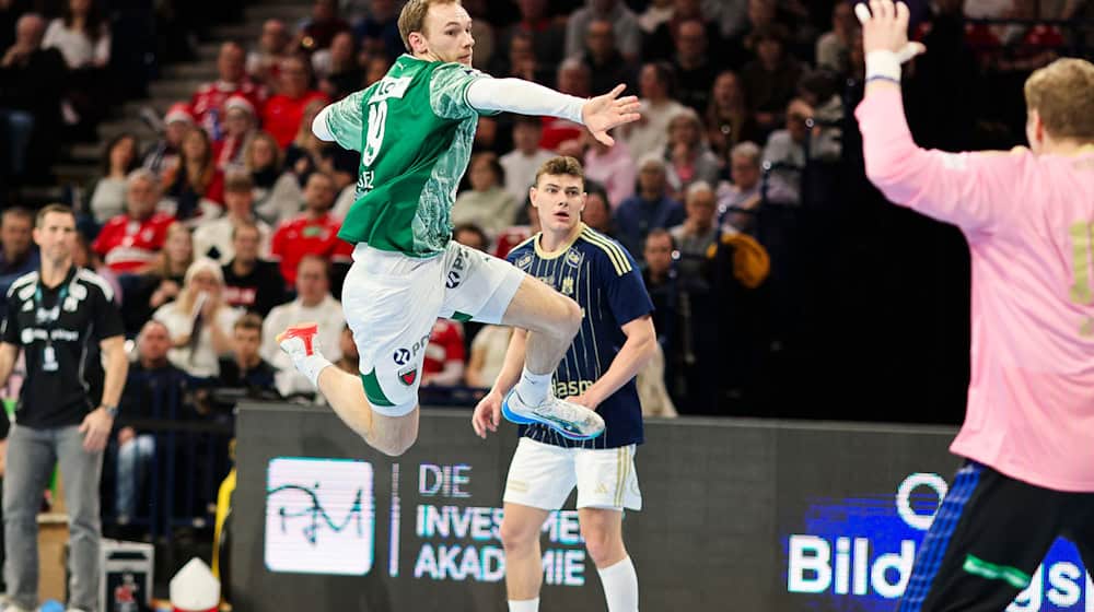 Welthandballer Mathias Gidsel zeigte sich gegen den HSV wieder äußerst effektiv / Foto: Frank Molter/dpa