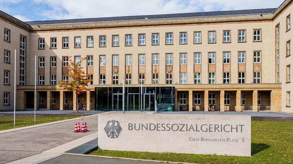 Das Bundessozialgericht prüft, ob das Arbeitslosengeld II im Jahr 2022 ein menschenwürdiges Existenzminimum sicherte. (Archivbild) / Foto: Andreas Arnold/dpa