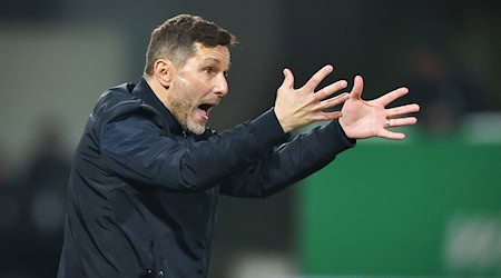 Hertha-Trainer Stefan Leitl will das Fußball-Jahr mit einem Heimsieg beenden. (Archivbild) / Foto: Daniel Karmann/dpa