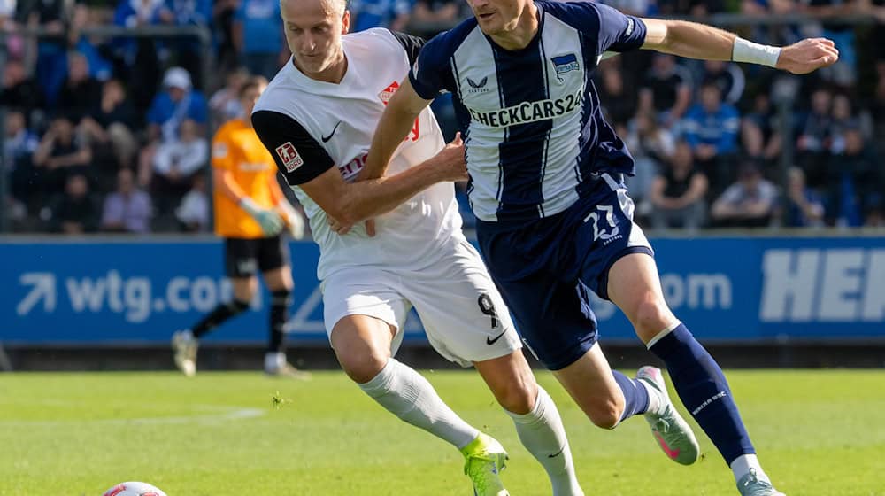 Niklas Kolbe (r.) kam im Sommer zur Hertha. (Archivbild)  / Foto: Soeren Stache/dpa
