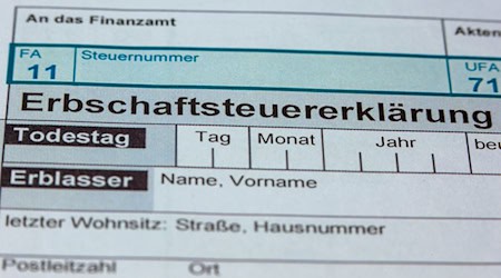 In Brandenburg sind die Einnahmen durch die Erbschafts- und Schenkungssteuer gestiegen. (Symbolbild) / Foto: Jens Büttner/dpa