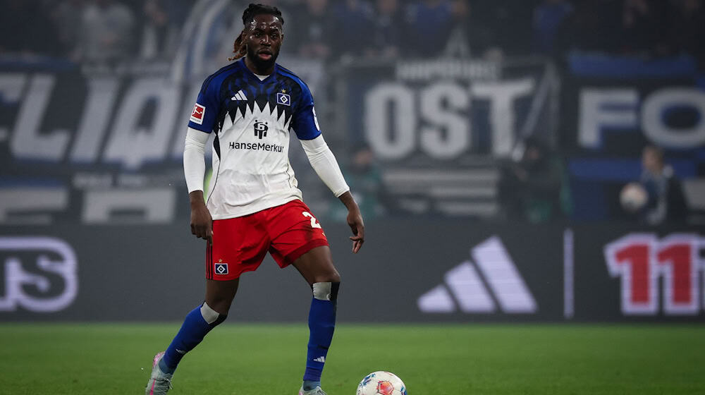 HSV-Abwehrspieler Jordan Torunarigha hatte keinen leichten Start in Hamburg. (Archivbild) / Foto: Christian Charisius/dpa
