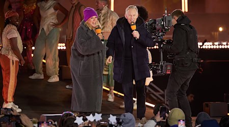 Johannes B. Kerner moderiert seit Jahren die Silvester-Show im ZDF. (Archivbild) / Foto: Joerg Carstensen/dpa