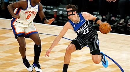 Franz Wagner (r) wird den Orlando Magic erst einmal fehlen. / Foto: John Munson/AP/dpa