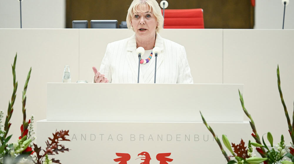 Brandenburgs Landtagspräsidentin Ulrike Liedtke fordert ein Ordnungsgeld für provokative Äußerungen im Parlament.(Archivbild) / Foto: Britta Pedersen/dpa