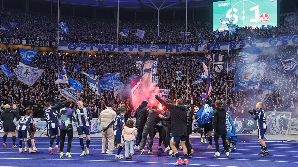 Die Berliner wollen auch nach dem Viertelfinale wieder mit ihren Fans jubeln. (Archivbild) / Foto: Andreas Gora/dpa