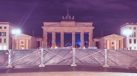 Auf die Feier am Brandenburger Tor setzt der Regierende Bürgermeister große Hoffnungen. / Foto: Paul Zinken/dpa